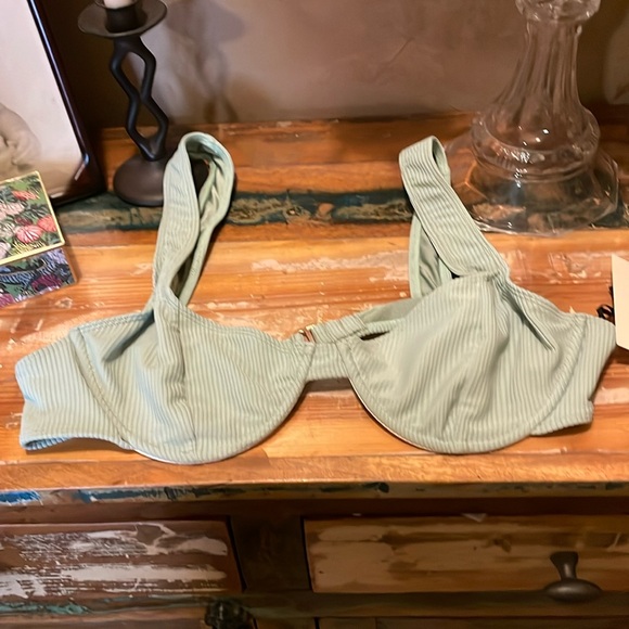 X revolve House of Harlow Boston top in olive green size xl and bigh waist bot - Picture 2 of 9